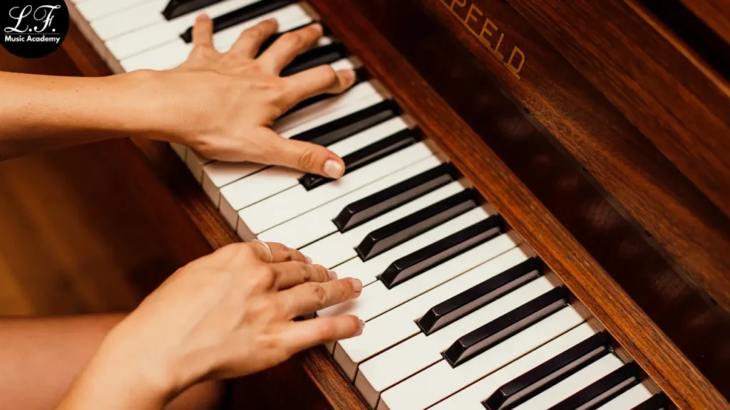 Posição correta para tocar teclado e piano 1