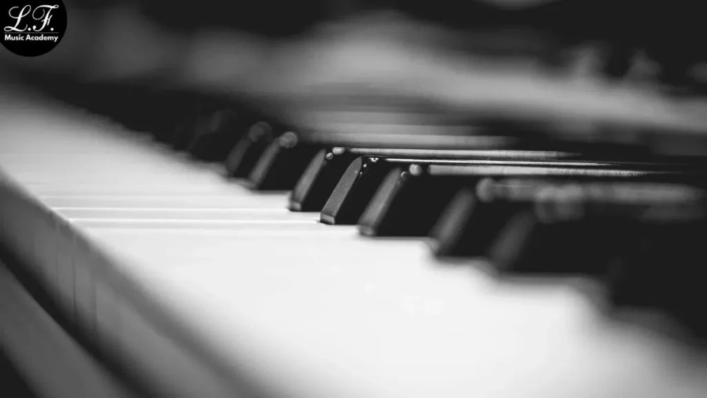 Posição correta para tocar teclado e piano 4